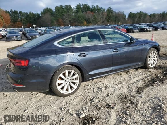 ✅ 2018 Audi A5 Sportback Premium Plus • VIN: WAUBNCF58JA119471 • Lot: 90792045. Wystawiony na Copart z przebiegiem 69 052 mil. Bezpłatny archiwum sprzedaży aukcyjnych z USA i szczegółowy raport historii pojazdu na DreamBid. Zdjęcie 3.