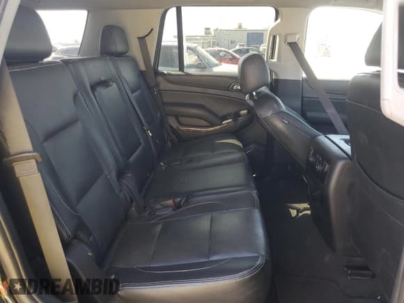 ✅ 2019 Chevrolet Tahoe LS • VIN: 1GNSCAKC6KR230757 • Lot: 72027705. Wystawiony na Copart z przebiegiem 82 004 mil. Bezpłatny archiwum sprzedaży aukcyjnych z USA i szczegółowy raport historii pojazdu na DreamBid. Zdjęcie 11.