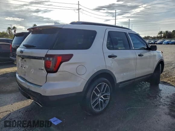 ✅ 2016 Ford Explorer Sport • VIN: 1FM5K8GT7GGD22632 • Lot: 95212775. Wystawiony na Copart z przebiegiem 146 692 mil. Bezpłatny archiwum sprzedaży aukcyjnych z USA i szczegółowy raport historii pojazdu na DreamBid. Zdjęcie 3.