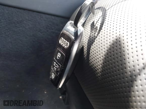 ✅ 2024 Audi A8 • VIN: WAULDAF82RN011373 • Лот: 42665341. Опубликован ранее на IAAI с пробегом 12 106 миль. Бесплатный доступ к архиву аукционных продаж из США и подробный отчёт об истории автомобиля на DreamBid. Изображение 11.