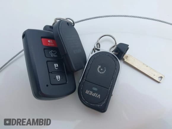 ✅ 2018 Toyota Highlander Limited • VIN: 5TDDZRFH6JS899857 • Lot: 41492515. Wystawiony na IAAI z przebiegiem 98 929 mil. Bezpłatny archiwum sprzedaży aukcyjnych z USA i szczegółowy raport historii pojazdu na DreamBid. Zdjęcie 11.