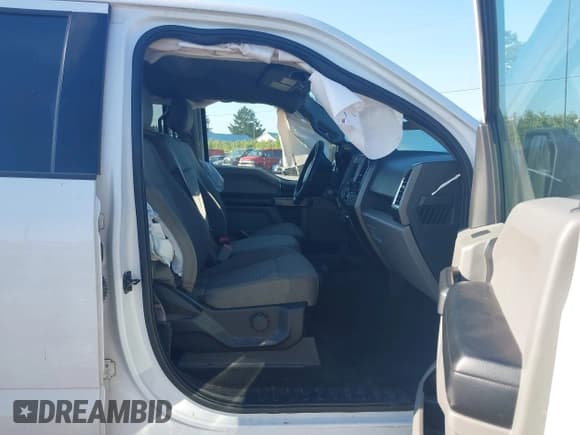 ✅ 2015 Ford F-150 XLT • VIN: 1FTEW1E85FFA58636 • Lot: 43142847. Wystawiony na IAAI z przebiegiem 195 147 mil. Bezpłatny archiwum sprzedaży aukcyjnych z USA i szczegółowy raport historii pojazdu na DreamBid. Zdjęcie 5.