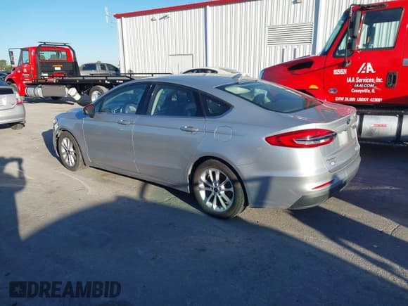 ✅ 2019 Ford Fusion SE • VIN: 3FA6P0HD1KR148583 • Lot: 43512116. Wystawiony na IAAI z przebiegiem 67 459 mil. Bezpłatny archiwum sprzedaży aukcyjnych z USA i szczegółowy raport historii pojazdu na DreamBid. Zdjęcie 3.