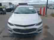 2018 Chevrolet Malibu LS z VIN 1G1ZC5ST0JF263860, wystawiony jako IAAI lot #43152367 z przebiegiem 106 196 mil mil oraz . Historia ofert i sprzedaży dostępna na DreamBid. Obrazek 12.
