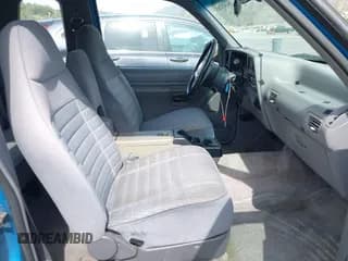 ✅ 1994 Ford Explorer Eddie Bauer • VIN: 1FMCU22X9RUD78617 • Lot: 42368265. Listed on IAAI with 213,351 mi. Free auction sales archive from the USA and detailed vehicle history report at DreamBid. Image 5.