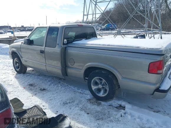 ✅ 2003 Chevrolet S-10 LS • VIN: 1GCCS19X238197160 • Лот: 41589211. Опубликован ранее на IAAI с пробегом 113 308 миль. Бесплатный доступ к архиву аукционных продаж из США и подробный отчёт об истории автомобиля на DreamBid. Изображение 14.