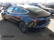 ✅ 2019 Tesla Model 3 Mid Range • VIN: 5YJ3E1EA3KF316809 • Lot: 43525262. Wystawiony na IAAI z przebiegiem 79 048 mil. Bezpłatny archiwum sprzedaży aukcyjnych z USA i szczegółowy raport historii pojazdu na DreamBid. Zdjęcie 3.