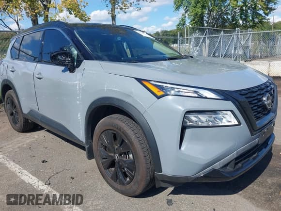 ✅ 2023 Nissan Rogue SV • VIN: JN8BT3BB1PW202695 • Lot: 43319662. Wystawiony na IAAI z przebiegiem 30 179 mil. Bezpłatny archiwum sprzedaży aukcyjnych z USA i szczegółowy raport historii pojazdu na DreamBid. Zdjęcie 1.