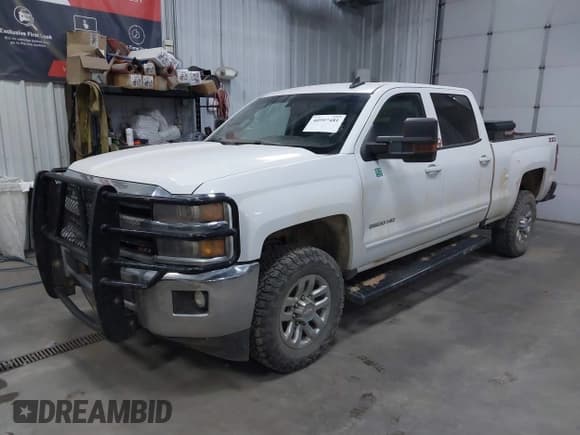 ✅ 2019 Chevrolet Silverado 2500HD LT • VIN: 1GC1KSEG9KF277777 • Лот: 40597481. Опубликован ранее на IAAI с пробегом 105 812 миль. Бесплатный доступ к архиву аукционных продаж из США и подробный отчёт об истории автомобиля на DreamBid. Изображение 2.