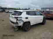 2021 Jeep Compass 80th Anniversary z VIN 3C4NJDEB1MT561871, wystawiony jako Copart lot #56173465 z przebiegiem 59 661 mil mil oraz Szkoda całkowita • Salvage title. Historia ofert i sprzedaży dostępna na DreamBid. Obrazek 3.