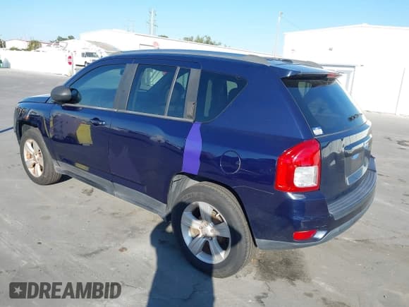 ✅ 2012 Jeep Compass Latitude • VIN: 1C4NJCEBXCD665659 • Lot: 43720610. Wystawiony na IAAI z przebiegiem 240 624 mil. Bezpłatny archiwum sprzedaży aukcyjnych z USA i szczegółowy raport historii pojazdu na DreamBid. Zdjęcie 3.