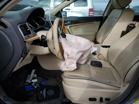 ✅ 2012 Lincoln MKZ • VIN: 3LNHL2JC7CR815441 • Лот: 91218705. Опубликован ранее на Copart с пробегом 24 950 миль. Бесплатный доступ к архиву аукционных продаж из США и подробный отчёт об истории автомобиля на DreamBid. Изображение 7.