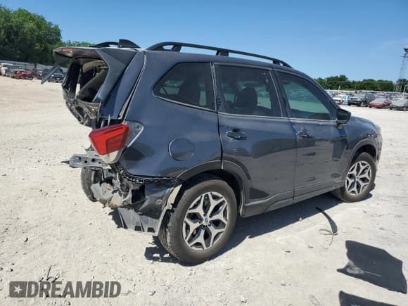 ✅ 2024 Subaru Forester Premium • VIN: JF2SKACC0RH410604 • Lot: 57348035. Listed on Copart with 41,320 mi. Free auction sales archive from the USA and detailed vehicle history report at DreamBid. Image 3.