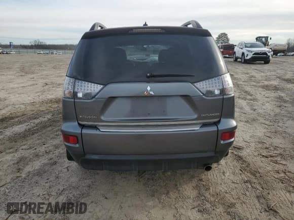 ✅ 2011 Mitsubishi Outlander SE • VIN: JA4AS3AW5BU034105 • Lot: 87313584. Listed on Copart with 249,221 mi. Free auction sales archive from the USA and detailed vehicle history report at DreamBid. Image 6.