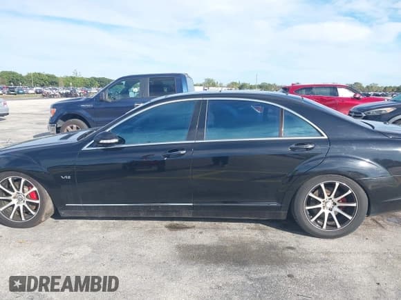 ✅ 2007 Mercedes-Benz S 600 • VIN: WDDNG76X27A060628 • Lot: 43915753. Listed on IAAI with 169,115 mi. Free auction sales archive from the USA and detailed vehicle history report at DreamBid. Image 14.