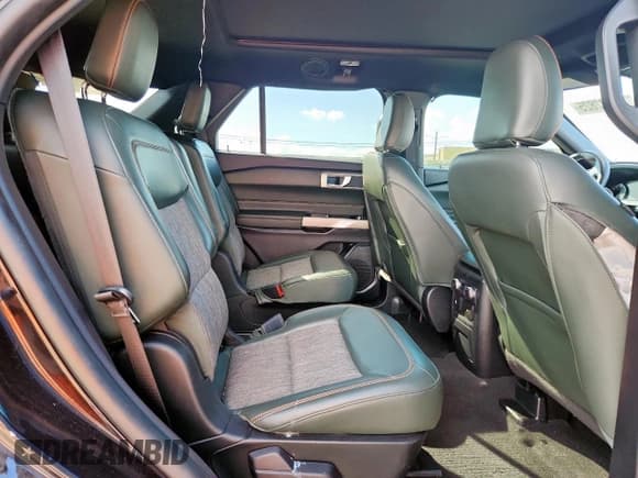 ✅ 2022 Ford Explorer Timberline • VIN: 1FMSK8JH2NGA00730 • Lot: 82102825. Wystawiony na Copart z przebiegiem 61 414 mil. Bezpłatny archiwum sprzedaży aukcyjnych z USA i szczegółowy raport historii pojazdu na DreamBid. Zdjęcie 10.