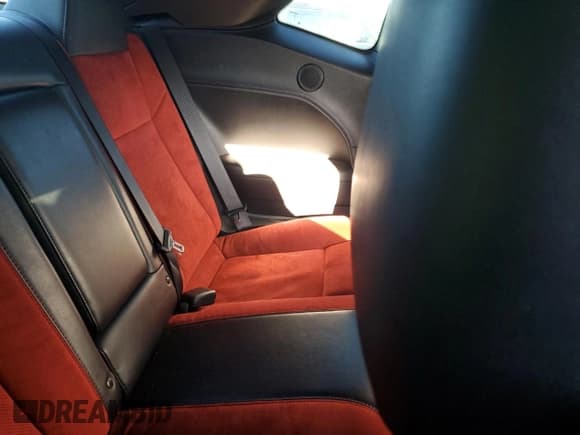 ✅ 2021 Dodge Challenger R/T Scat Pack • VIN: 2C3CDZFJ5MH650440 • Lot: 44288854. Wystawiony na Copart z przebiegiem 105 791 mil. Bezpłatny archiwum sprzedaży aukcyjnych z USA i szczegółowy raport historii pojazdu na DreamBid. Zdjęcie 10.