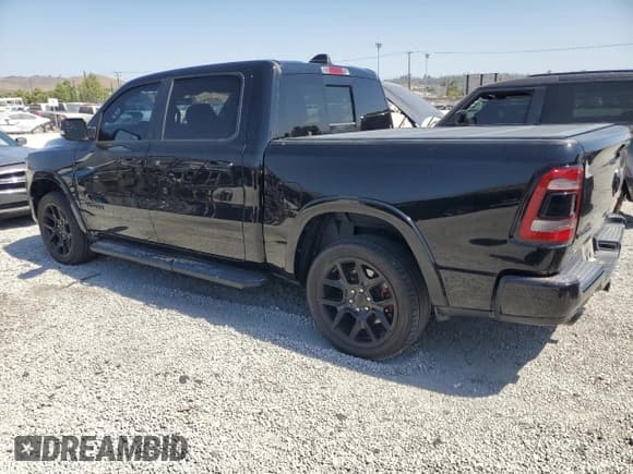 ✅ 2021 Ram 1500 Laramie • VIN: 1C6SRFJM5MN598833 • Lot: 61274845. Wystawiony na Copart z przebiegiem 105 722 mil. Bezpłatny archiwum sprzedaży aukcyjnych z USA i szczegółowy raport historii pojazdu na DreamBid. Zdjęcie 2.