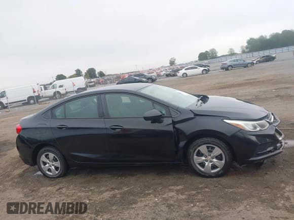 ✅ 2018 Chevrolet Cruze LS • VIN: 1G1BB5SM4J7116996 • Lot: 43534133. Listed on IAAI with 204,194 mi. Free auction sales archive from the USA and detailed vehicle history report at DreamBid. Image 13.