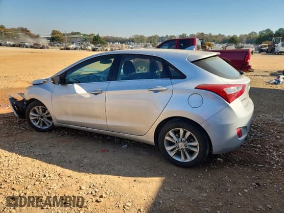✅ 2013 Hyundai Elantra • VIN: KMHD35LE8DU041015 • Lot: 91712175. Listed on Copart with 208,530 mi. Free auction sales archive from the USA and detailed vehicle history report at DreamBid. Image 2.