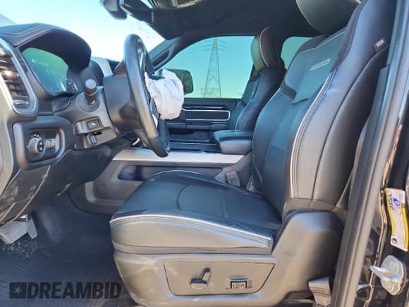 ✅ 2019 Ram 2500 Laramie • VIN: 3C6UR5FL2KG713459 • Lot: 70426035. Wystawiony na Copart z przebiegiem 53 913 mil. Bezpłatny archiwum sprzedaży aukcyjnych z USA i szczegółowy raport historii pojazdu na DreamBid. Zdjęcie 7.