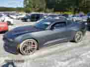 2017 Chevrolet Camaro 2SS с VIN 1G1FH1R72H0215621, выставлен на аукционе Copart как лот 90637125 с пробегом 128 013 миль миль и Чистый • Clean title. История ставок и продаж доступна на DreamBid. Изображение 1.