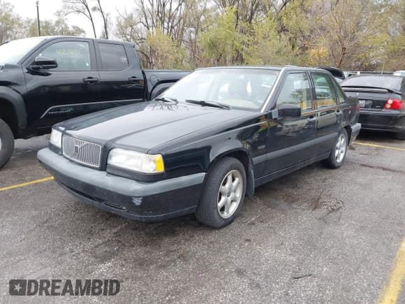 ✅ 1996 Volvo 850 • VIN: YV1LS5514T1281542 • Лот: 40851703. Опубликован ранее на IAAI с пробегом 183 708 миль. Бесплатный доступ к архиву аукционных продаж из США и подробный отчёт об истории автомобиля на DreamBid. Изображение 17.