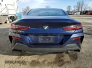 ✅ 2021 BMW 8 Series 840i • VIN: WBAAE4C08MCF60099 • Lot: 39080043. Wystawiony na Copart z przebiegiem 6 633 mil. Bezpłatny archiwum sprzedaży aukcyjnych z USA i szczegółowy raport historii pojazdu na DreamBid. Zdjęcie 6.