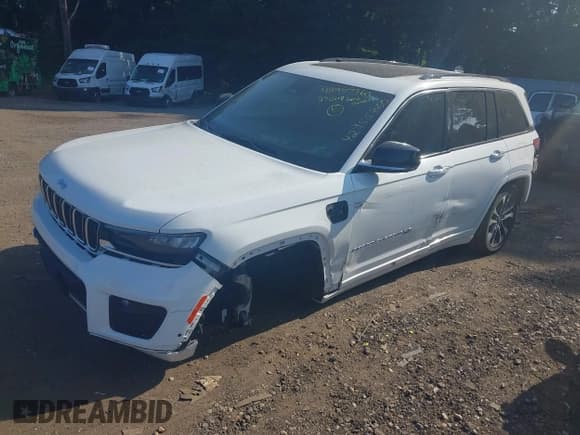 ✅ 2023 Jeep Grand Cherokee Overland • VIN: 1C4RJYD63P8880138 • Lot: 42955360. Listed on IAAI with 15,112 mi. Free auction sales archive from the USA and detailed vehicle history report at DreamBid. Image 2.