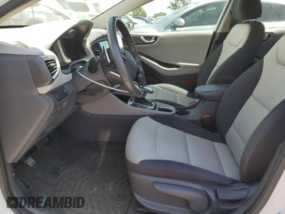 2019 Hyundai Ioniq с VIN KMHC65LD2KU105847, выставлен на аукционе Copart как лот 63232514 с пробегом 75 267 миль миль и Списание • Salvage title. История ставок и продаж доступна на DreamBid. Изображение 7.