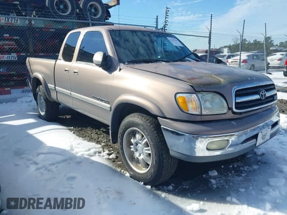 ✅ 2002 Toyota Tundra Limited • VIN: 5TBRT38152S280875 • Lot: 41387829. Listed on IAAI with 186,094 mi. Free auction sales archive from the USA and detailed vehicle history report at DreamBid. Image 1.