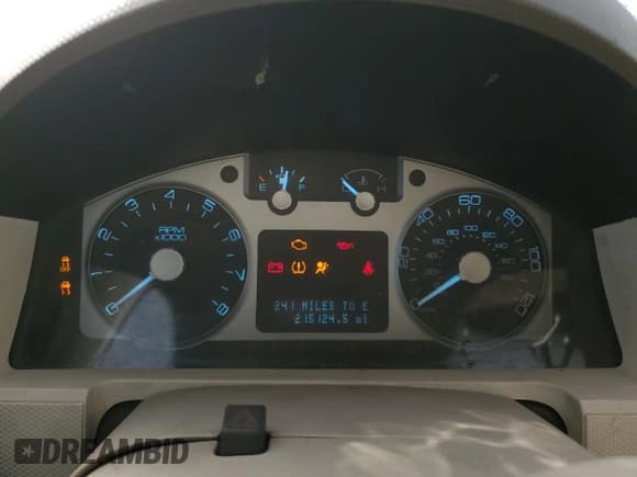 ✅ 2011 Mercury Mariner • VIN: 4M2CN8B73BKJ04913 • Lot: 88345615. Listed on Copart with 215,124 mi. Free auction sales archive from the USA and detailed vehicle history report at DreamBid. Image 9.