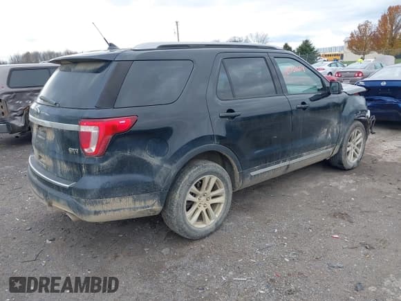 ✅ 2018 Ford Explorer XLT • VIN: 1FM5K8D84JGB28485 • Lot: 43700668. Listed on IAAI with 139,027 mi. Free auction sales archive from the USA and detailed vehicle history report at DreamBid. Image 4.