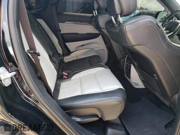 ✅ 2020 Jeep Grand Cherokee Trackhawk • VIN: 1C4RJFN90LC170702 • Lot: 67568655. Wystawiony na Copart z przebiegiem 21 716 mil. Bezpłatny archiwum sprzedaży aukcyjnych z USA i szczegółowy raport historii pojazdu na DreamBid. Zdjęcie 11.