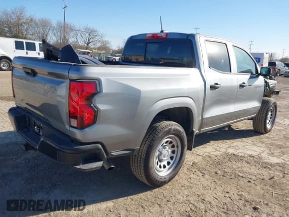 ✅ 2023 Chevrolet Colorado 2WD Work Truck • VIN: 1GCPSBEK4P1268746 • Lot: 41735322. Wystawiony na IAAI z przebiegiem 12 161 mil. Bezpłatny archiwum sprzedaży aukcyjnych z USA i szczegółowy raport historii pojazdu na DreamBid. Zdjęcie 4.