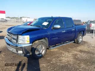 ✅ 2013 Chevrolet Silverado 1500 LT • VIN: 3GCPCSE06DG156927 • Lot: 43409330. Wystawiony na IAAI z przebiegiem 123 950 mil. Bezpłatny archiwum sprzedaży aukcyjnych z USA i szczegółowy raport historii pojazdu na DreamBid. Zdjęcie 2.