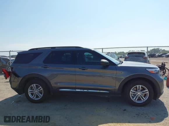 ✅ 2023 Ford Explorer XLT • VIN: 1FMSK7DH9PGB22106 • Lot: 43051274. Wystawiony na IAAI z przebiegiem 17 933 mil. Bezpłatny archiwum sprzedaży aukcyjnych z USA i szczegółowy raport historii pojazdu na DreamBid. Zdjęcie 13.
