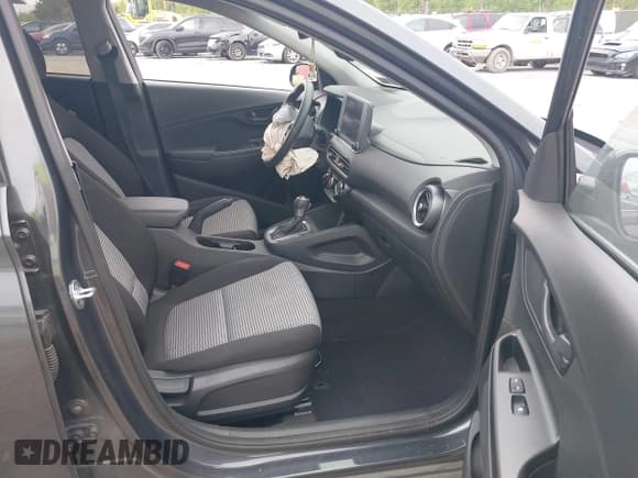 ✅ 2022 Hyundai Kona SE • VIN: KM8K2CAB7NU804196 • Лот: 43276736. Опубликован ранее на IAAI с пробегом 58 382 миль. Бесплатный доступ к архиву аукционных продаж из США и подробный отчёт об истории автомобиля на DreamBid. Изображение 5.