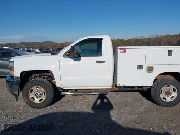 ✅ 2015 Chevrolet Silverado 2500HD Work Truck • VIN: 1GB0KUEG2FZ524038 • Лот: 43665724. Опубликован ранее на IAAI с пробегом 246 499 миль. Бесплатный доступ к архиву аукционных продаж из США и подробный отчёт об истории автомобиля на DreamBid. Изображение 14.