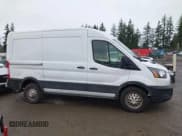 ✅ 2020 Ford Transit Cargo • VIN: 1FTBR2C82LKB13324 • Lot: 43700878. Wystawiony na IAAI z przebiegiem 130 774 mil. Bezpłatny archiwum sprzedaży aukcyjnych z USA i szczegółowy raport historii pojazdu na DreamBid. Zdjęcie 13.