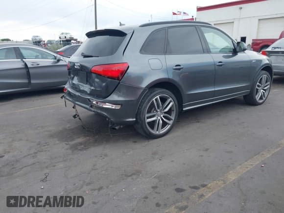 ✅ 2015 Audi SQ5 Premium Plus • VIN: WA1CGAFP9FA126552 • Lot: 42772140. Listed on IAAI with 104,735 mi. Free auction sales archive from the USA and detailed vehicle history report at DreamBid. Image 4.
