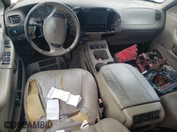 ✅ 2001 Ford Expedition Eddie Bauer • VIN: 1FMPU18L11LA69914 • Lot: 65887204. Wystawiony na Copart z przebiegiem Nie podano. Bezpłatny archiwum sprzedaży aukcyjnych z USA i szczegółowy raport historii pojazdu na DreamBid. Zdjęcie 8.