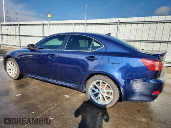 ✅ 2011 Lexus IS 350 • VIN: JTHCE5C20B5001467 • Lot: 70421745. Wystawiony na Copart z przebiegiem 122 847 mil. Bezpłatny archiwum sprzedaży aukcyjnych z USA i szczegółowy raport historii pojazdu na DreamBid. Zdjęcie 2.
