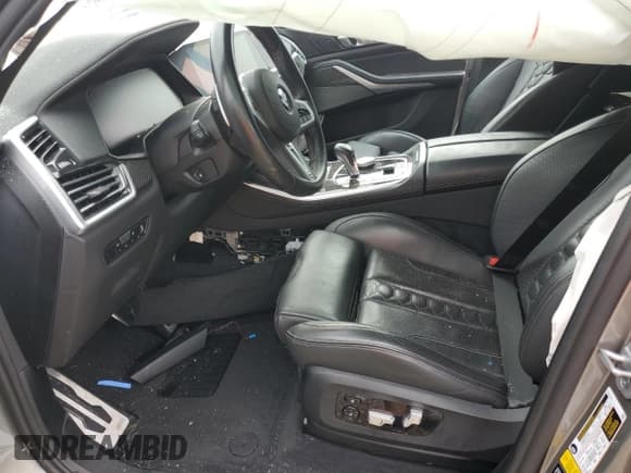 ✅ 2021 BMW X5 M • VIN: 5YMJU0C0XM9F01820 • Lot: 64384594. Wystawiony na Copart z przebiegiem Nie podano. Bezpłatny archiwum sprzedaży aukcyjnych z USA i szczegółowy raport historii pojazdu na DreamBid. Zdjęcie 7.
