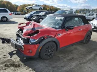 ✅ 2021 MINI Convertible Cooper • VIN: WMWWJ3C07M3N16099 • Лот: 75811254. Опубликован ранее на Copart с пробегом 51 584 миль. Бесплатный доступ к архиву аукционных продаж из США и подробный отчёт об истории автомобиля на DreamBid. Изображение 1.