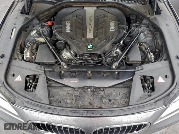 ✅ 2013 BMW 7 Series 750Li • VIN: WBAYE8C55DD132788 • Lot: 93476065. Listed on Copart with 202,553 mi. Free auction sales archive from the USA and detailed vehicle history report at DreamBid. Image 11.