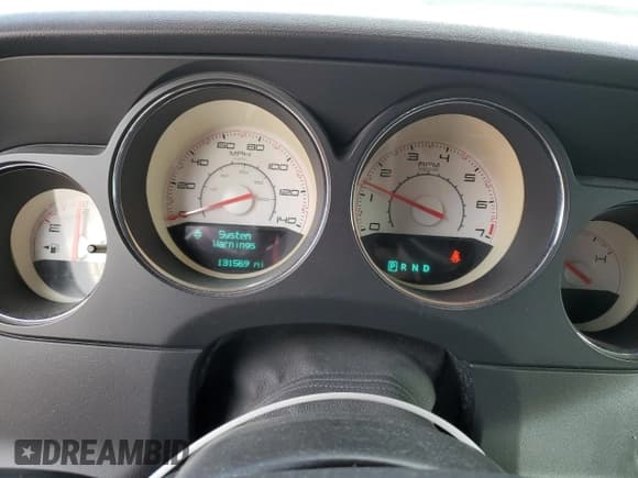 ✅ 2014 Dodge Challenger SXT • VIN: 2C3CDYAG8EH195803 • Lot: 43276925. Wystawiony na Copart z przebiegiem 131 569 mil. Bezpłatny archiwum sprzedaży aukcyjnych z USA i szczegółowy raport historii pojazdu na DreamBid. Zdjęcie 9.