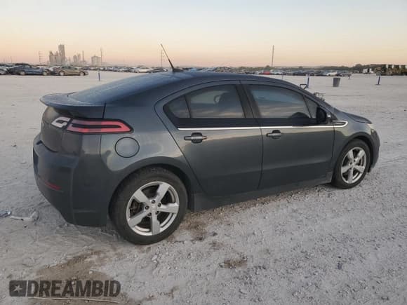 ✅ 2013 Chevrolet Volt • VIN: 1G1RH6E40DU142645 • Lot: 77102064. Wystawiony na Copart z przebiegiem 167 275 mil. Bezpłatny archiwum sprzedaży aukcyjnych z USA i szczegółowy raport historii pojazdu na DreamBid. Zdjęcie 3.