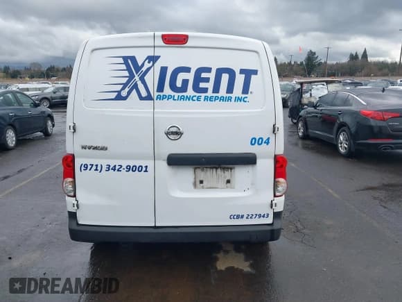 ✅ 2018 Nissan NV200 S • VIN: 3N6CM0KN8JK701807 • Lot: 41616247. Listed on IAAI with 142,405 mi. Free auction sales archive from the USA and detailed vehicle history report at DreamBid. Image 16.