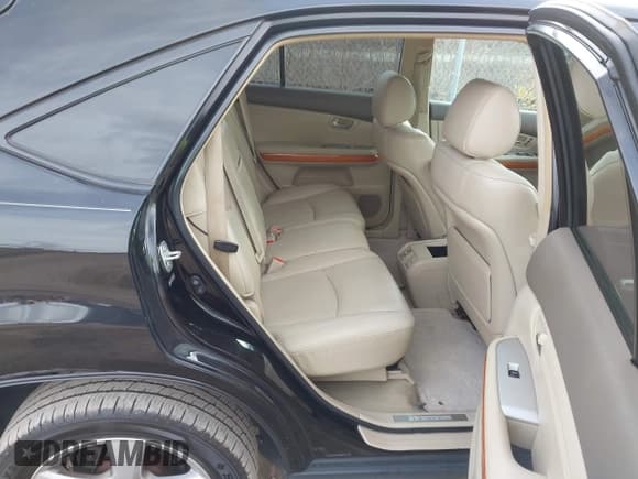 ✅ 2008 Lexus RX 350 • VIN: 2T2HK31UX8C060770 • Lot: 43819659. Listed on IAAI with 225,444 mi. Free auction sales archive from the USA and detailed vehicle history report at DreamBid. Image 8.